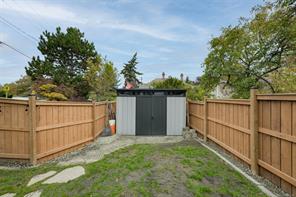 2207 Victor St — listing photo 33 of 37