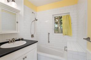 389 Moses Point Rd — listing photo 28 of 46