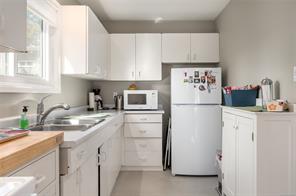 2061 Forest Dr — listing photo 16 of 44