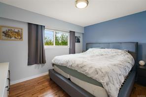 3988 Larchwood Dr — listing photo 15 of 44