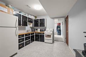 3988 Larchwood Dr — listing photo 27 of 44