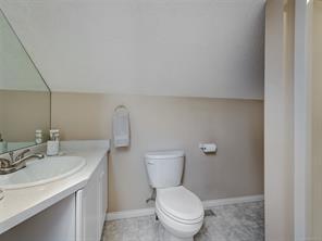 1240 Victoria Ave — listing photo 18 of 25