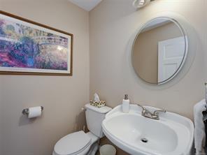 1240 Victoria Ave — listing photo 19 of 25