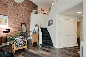 302-1407 Government St — listing photo 17 of 41