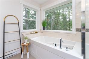 1622 Millstream Rd — listing photo 24 of 42
