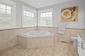 2026 Hannington Rd — listing photo 20 of 44