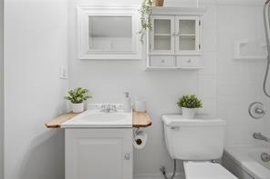 411-909 Pembroke St — listing photo 24 of 33