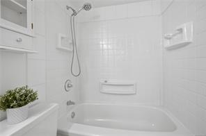 411-909 Pembroke St — listing photo 25 of 33