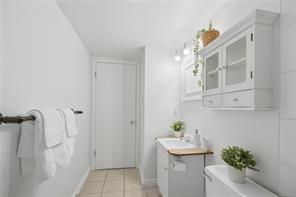 411-909 Pembroke St — listing photo 26 of 33