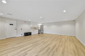 408-4030 Shelbourne St — listing photo 34 of 53