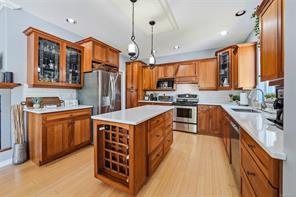 3712 Cavendish Blvd — listing photo 21 of 64