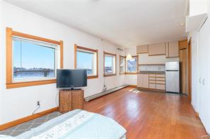 157 Robertson St — listing photo 22 of 47