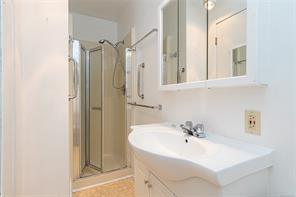 157 Robertson St — listing photo 23 of 47