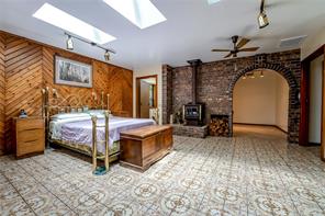 1698 Millstream Rd — listing photo 15 of 38