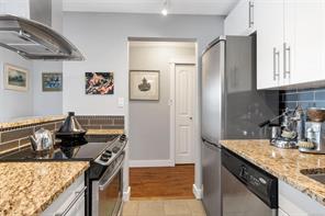 403-105 Gorge Rd — listing photo 14 of 38