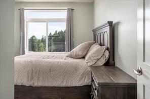 909 Hanington Rd — listing photo 20 of 63