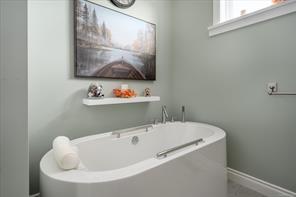 909 Hanington Rd — listing photo 27 of 63