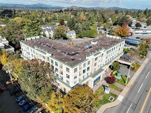 203-3460 Quadra St — listing photo 29 of 38