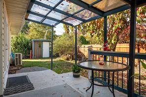 555 Hooper Pl — listing photo 16 of 32