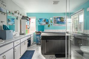 555 Hooper Pl — listing photo 23 of 32