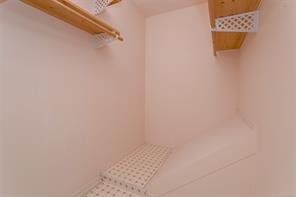 1679 Freeman Ave — listing photo 18 of 33