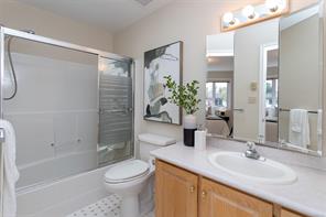 1679 Freeman Ave — listing photo 19 of 33