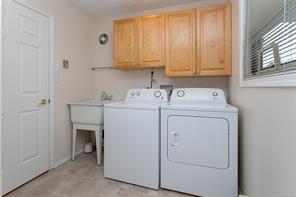 1679 Freeman Ave — listing photo 24 of 33