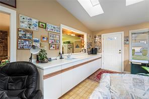 260 Elizabeth Ave — listing photo 40 of 69