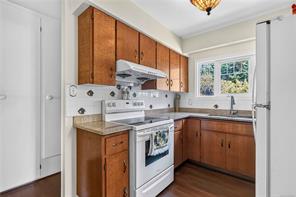 3441 Lovat Ave — listing photo 13 of 35