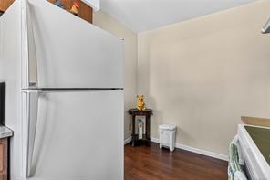 3441 Lovat Ave — listing photo 14 of 35
