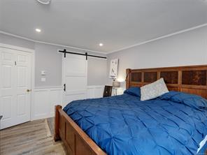 905 Worrall Dr — listing photo 14 of 45