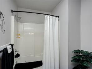 905 Worrall Dr — listing photo 20 of 45