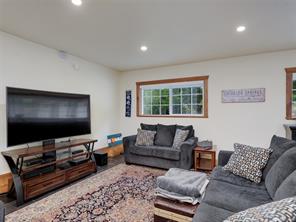 905 Worrall Dr — listing photo 23 of 45