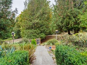 905 Worrall Dr — listing photo 33 of 45