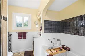 663 Maple St — listing photo 18 of 64