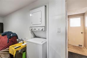 847 Old Esquimalt Rd — listing photo 37 of 54