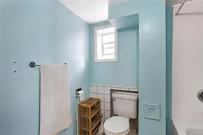 847 Old Esquimalt Rd — listing photo 40 of 54