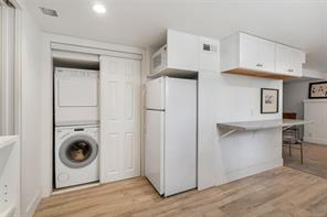 847 Old Esquimalt Rd — listing photo 39 of 54