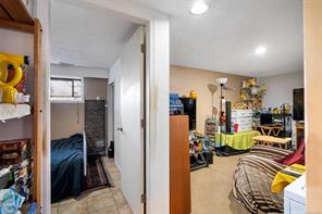 847 Old Esquimalt Rd — listing photo 50 of 54