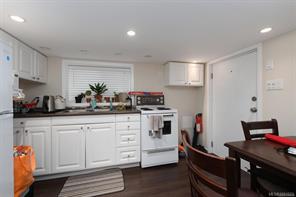 3919 Quadra St — listing photo 21 of 23