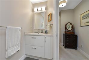 401-1000 Park Blvd — listing photo 28 of 36
