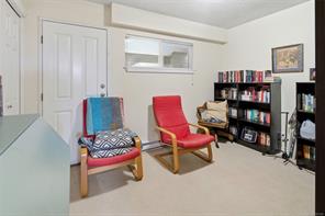 207-991 Cloverdale Ave — listing photo 18 of 21