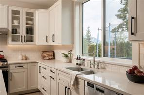 1866 Vee Rd — listing photo 16 of 43