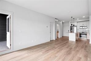 504-2465 Gateway Rd — listing photo 18 of 48