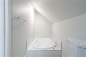 121 Harvey St — listing photo 21 of 49