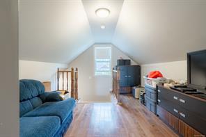 121 Harvey St — listing photo 25 of 49