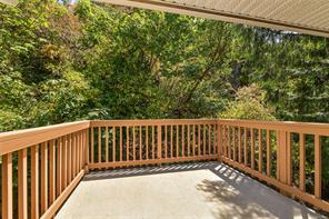 585 HANSEN Ave — listing photo 15 of 54