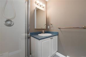 585 HANSEN Ave — listing photo 25 of 54