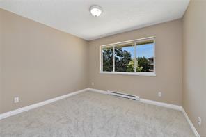 585 HANSEN Ave — listing photo 29 of 54