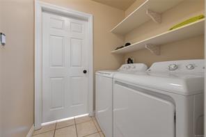 585 HANSEN Ave — listing photo 31 of 54